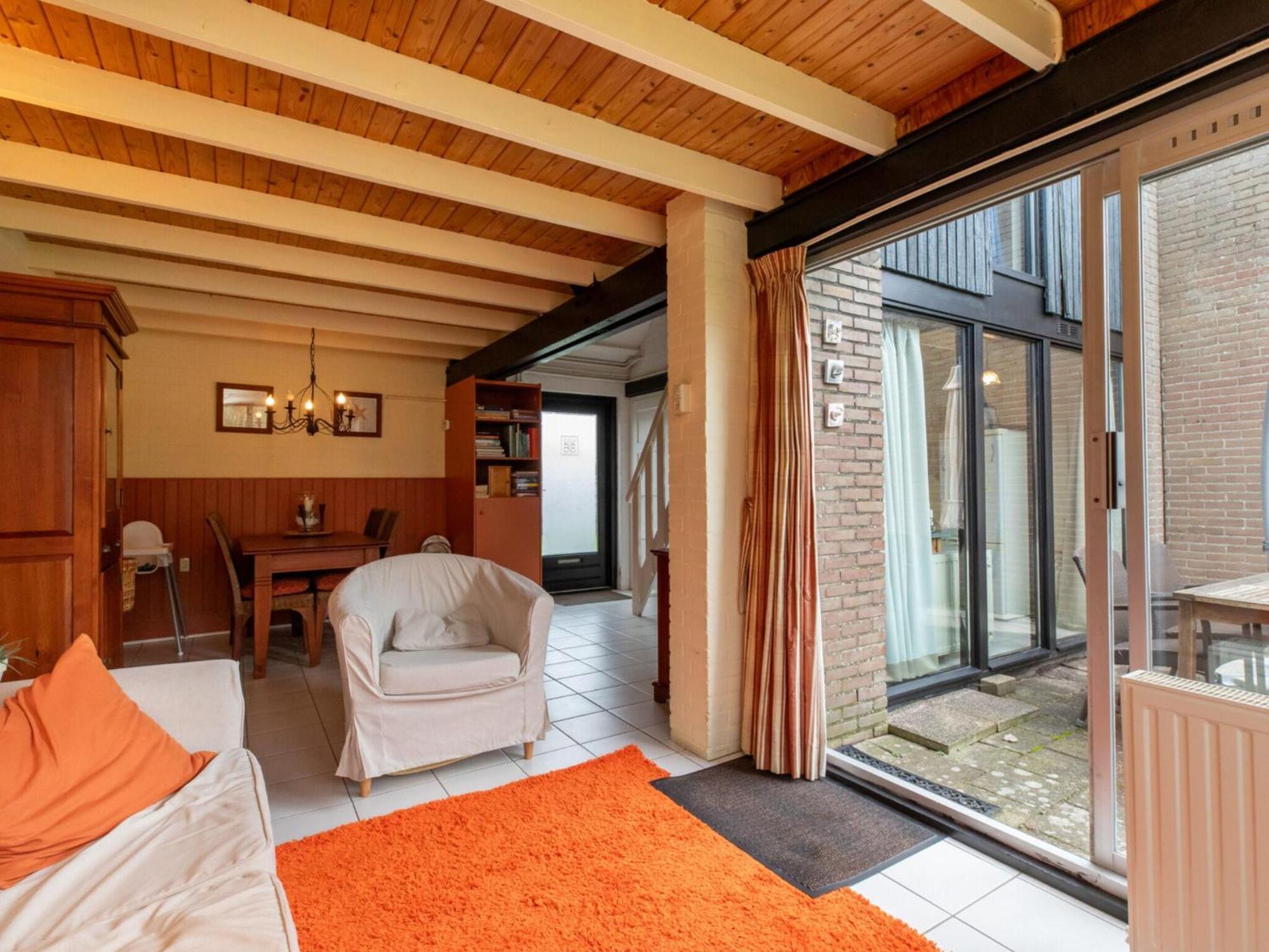 Attractive With Shared Pool Ferienhaus *