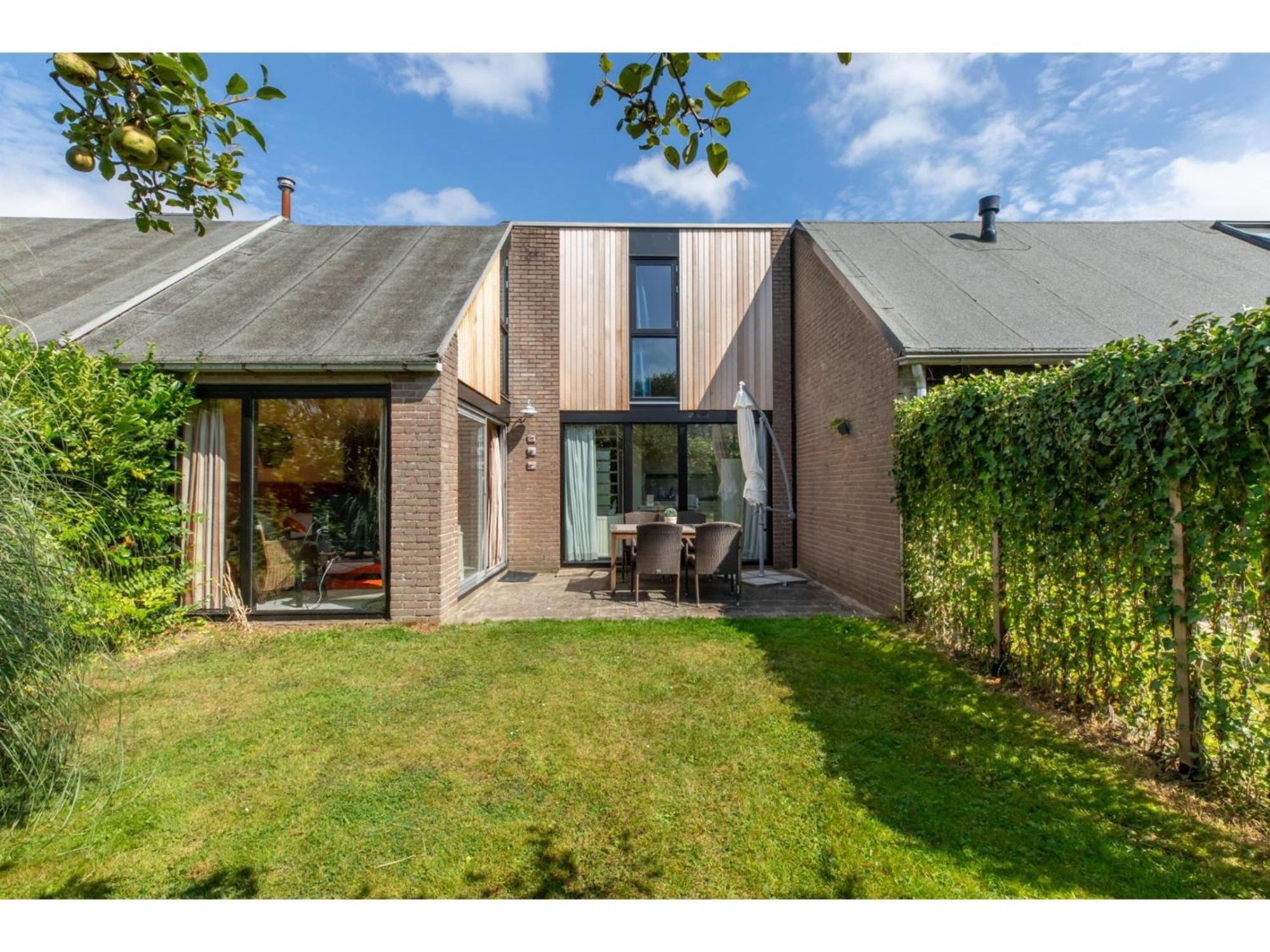 Attractive With Shared Pool Vakantiehuis Burgh-Haamstede